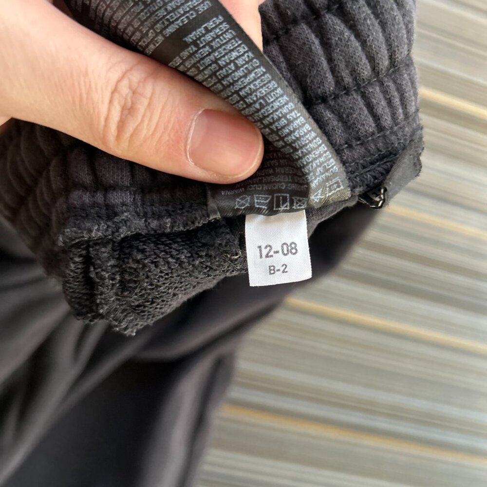 Uniqlo Grey sweatpants - Picture 5 of 6